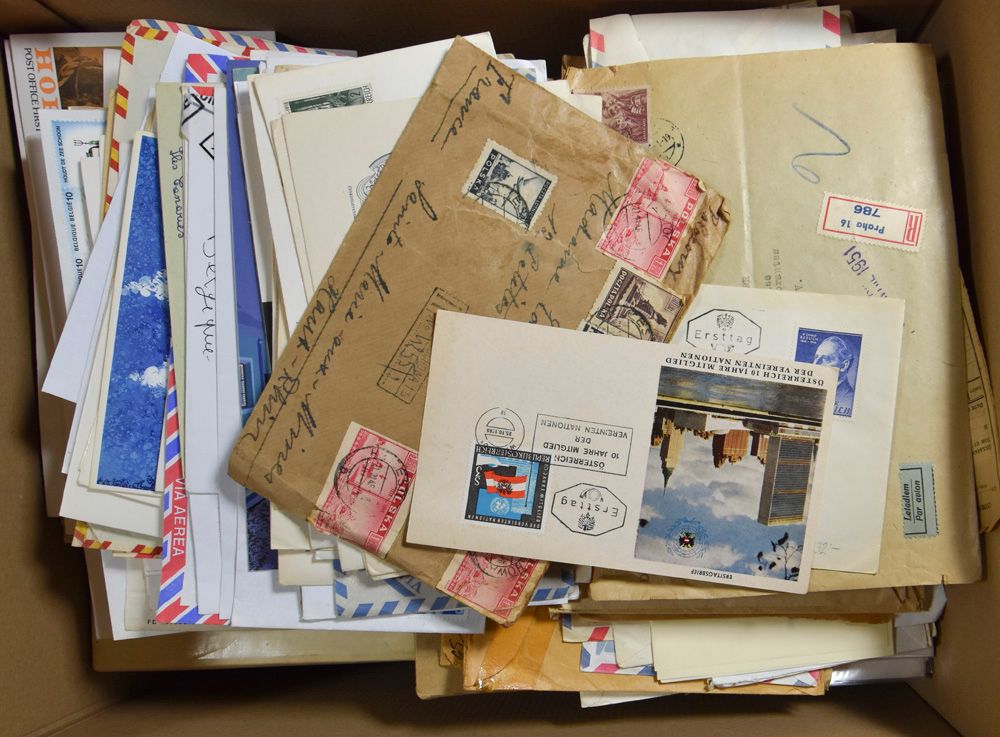 Various countries and periods, accumulation many 100s of postal items, including many Belgium, vf/f/to be checked.