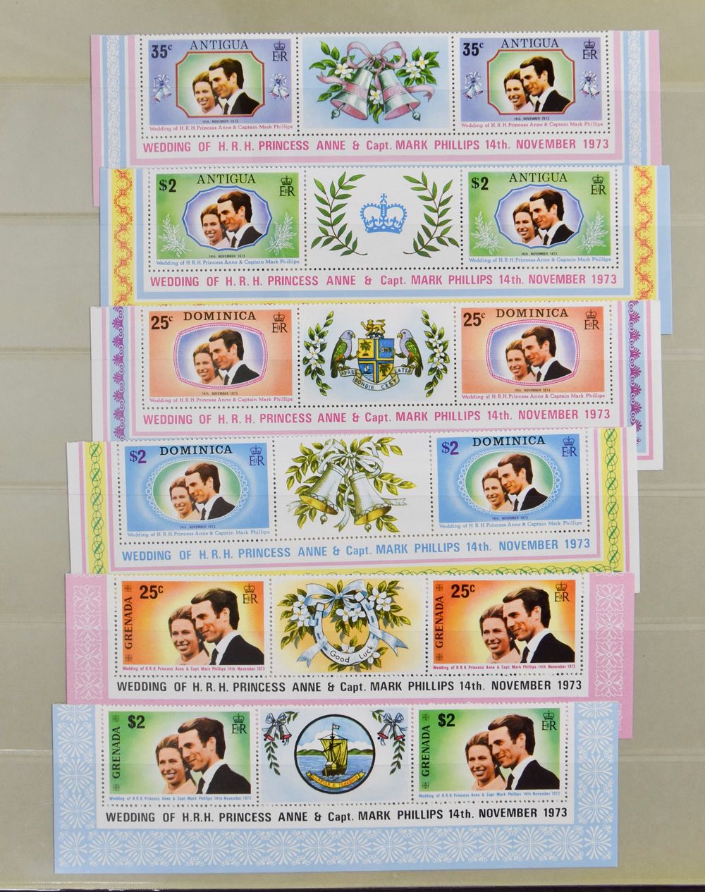 Collection 'Princesse Anne et Mark Philips' 2 albums avec la série omnibus de 1973 et aussi de nombreuses émissions locales, tb.