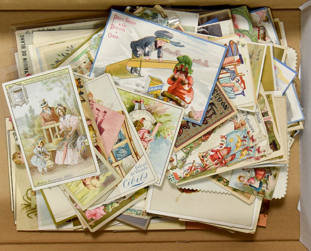 Poppen, prachtige samenstelling oude reclame, chromo's van voor en net na 1900, enkele foto's, visitekaart, poëzieprentjes, enz. (+150 stuks)