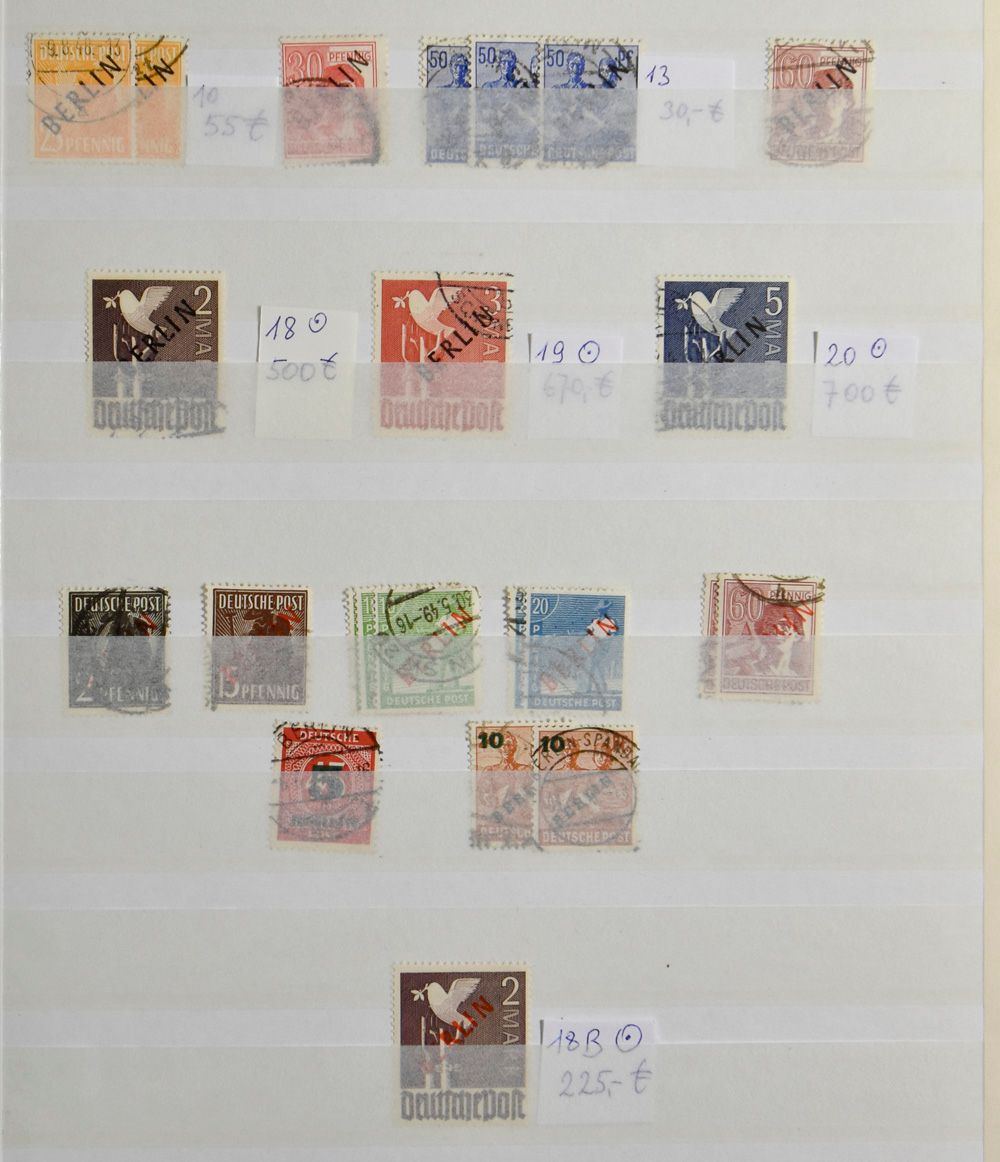 1948/1990 Collection en classeur, à partir des empreintes de Berlin avec de meilleures surcharges et cachets à vérifier, zm/m/ntz