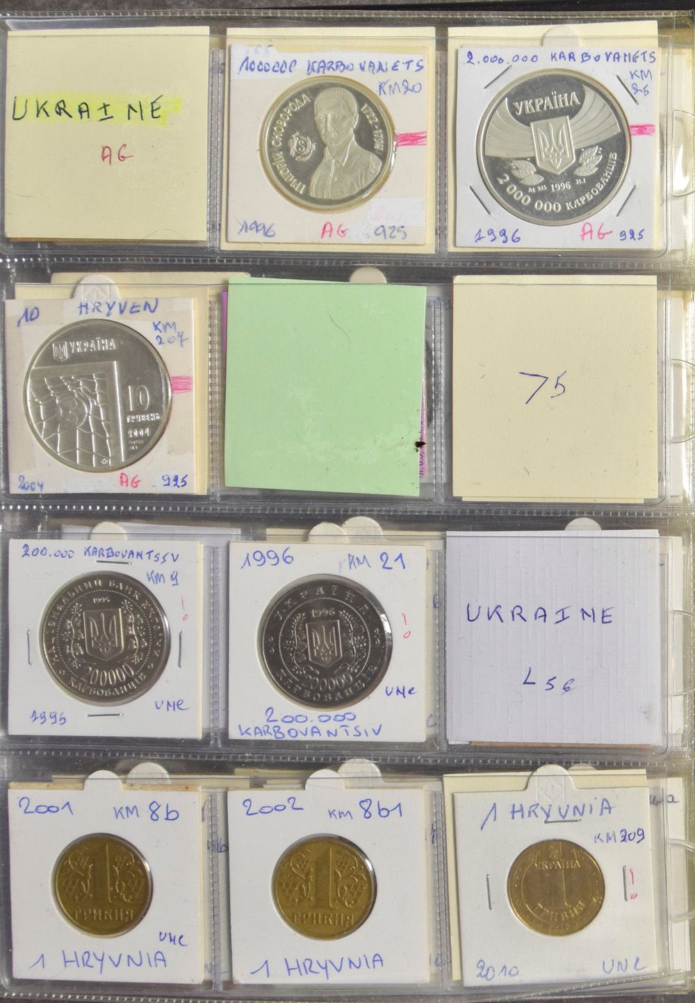 MUNTEN: Oekraïne en Vaticaan, mooie samenstelling in album, nettogewicht zilver: 210gr.