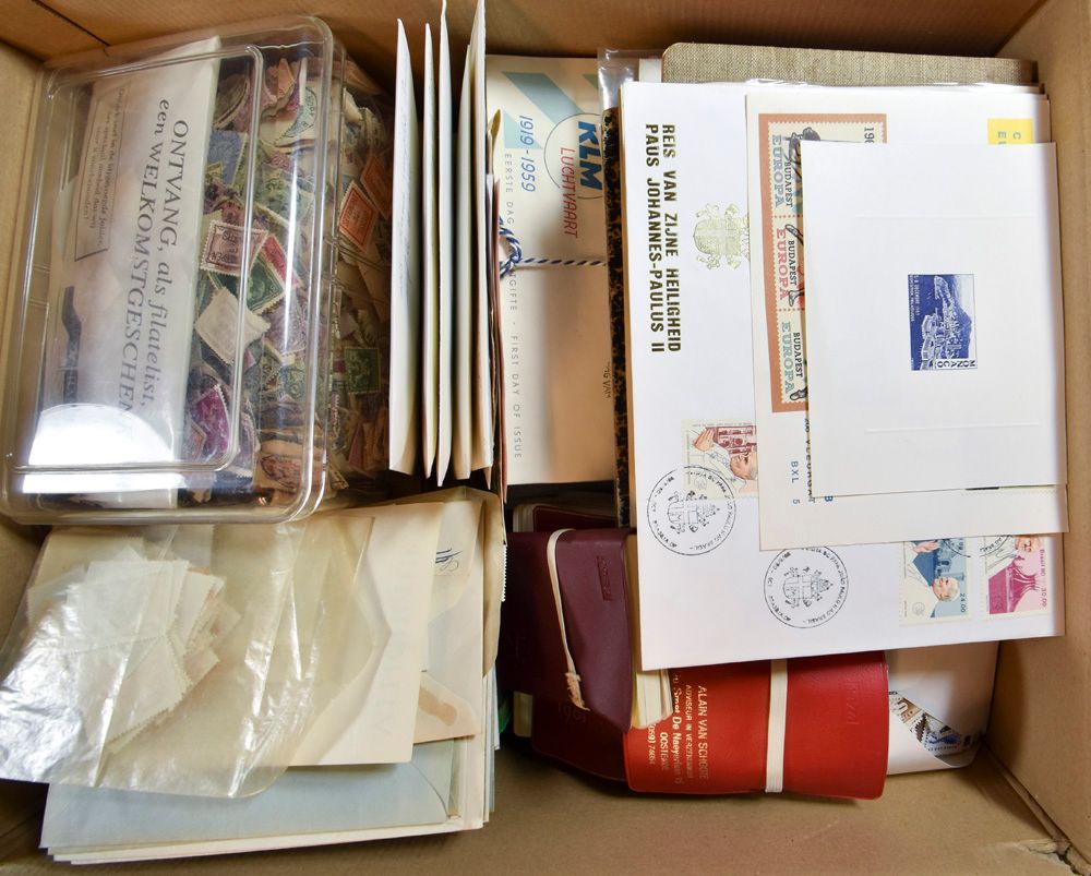 Zusammenstellung verschiedener Länder und Epochen in Belegen, Tauschbüchern, Schachteln, für den Patientenfinder, einwandfrei/schön/zu kontrollieren