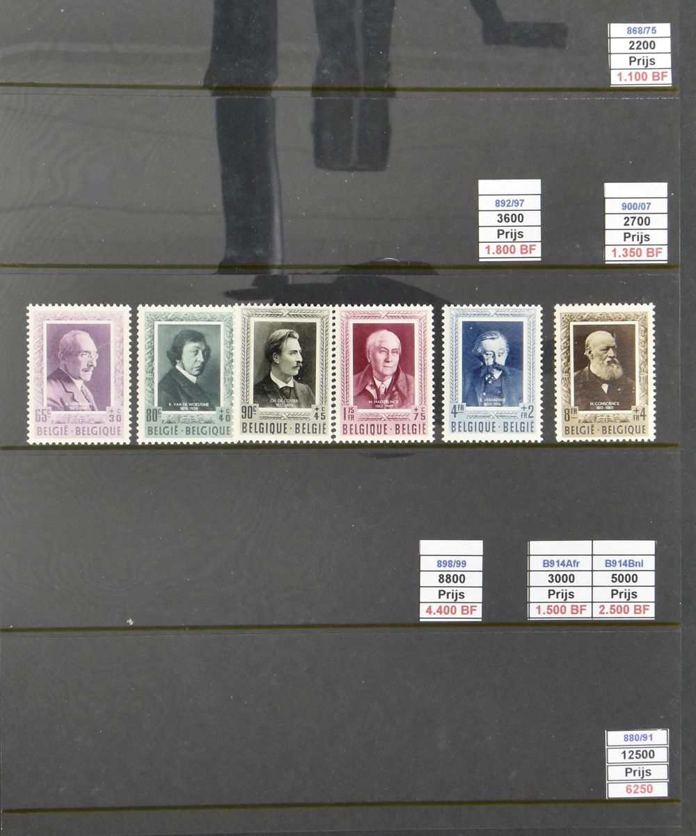 1926/1963 Samenstelling diverse uitgiften in 3 insteekboeken en 1 ringmap, waarbij beter materiaal en dubbels, zm/m/ntz