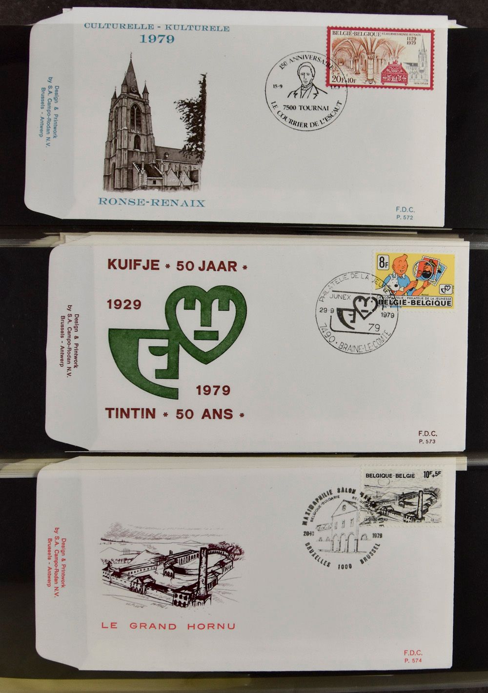 1951/1987 Verzameling van 900 FDC's in 6 ringbanden, waarbij reeksen jaren '55-'60, Kuifje, zm 