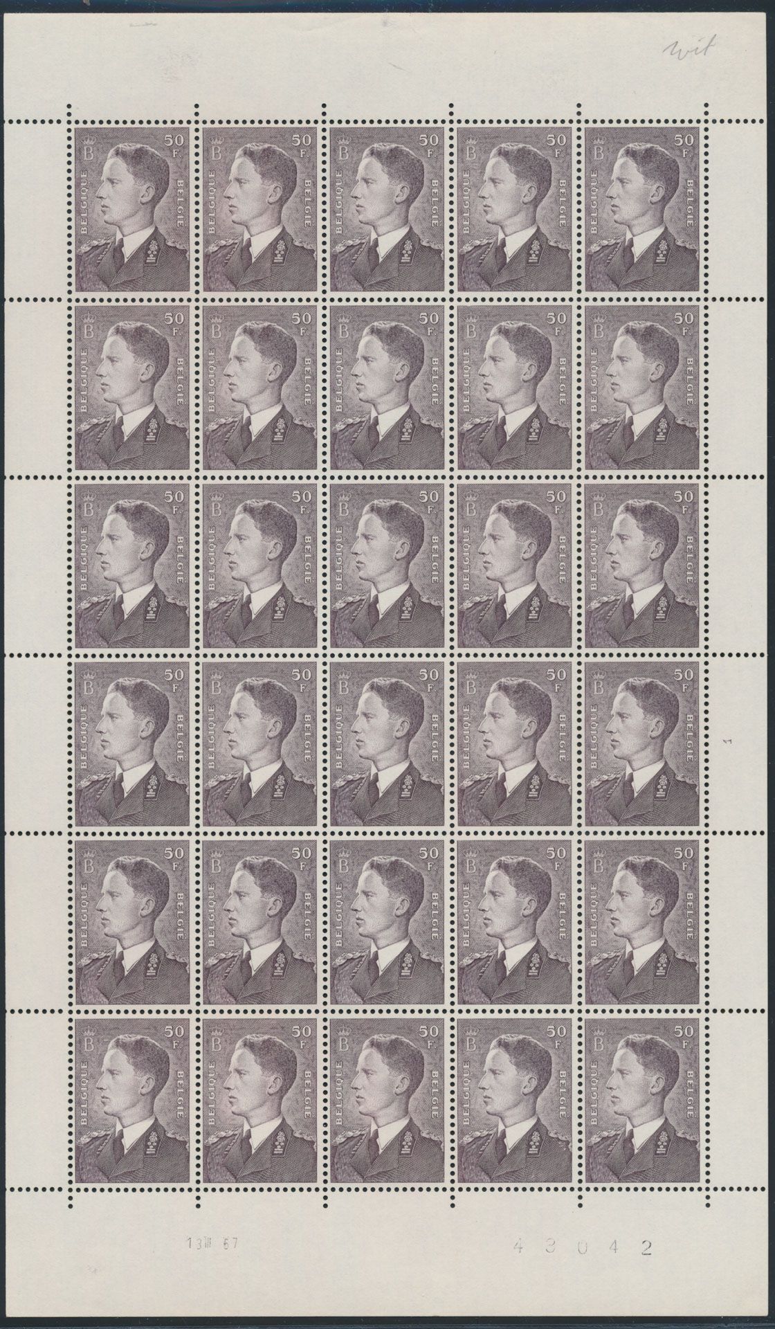 N° 879A '50 Fr grijsbruin' (vel van 30) plaatnr. 1, wit papier, zm (OBP € 780)