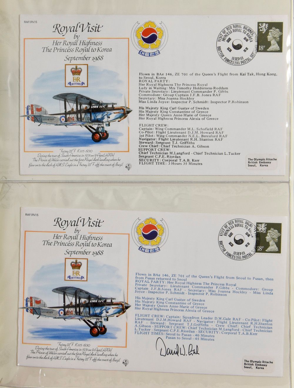 1987/1991, verzameling 'The Queen's flight' in album met enveloppen Royal Visit, met veel stempels RAF en handtekeningen (ruim 50 verschillende), zm.