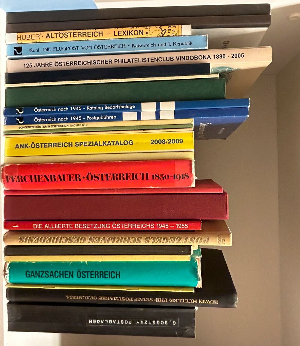 Oostenrijk, samenstelling van 29 boeken, zie foto op website 