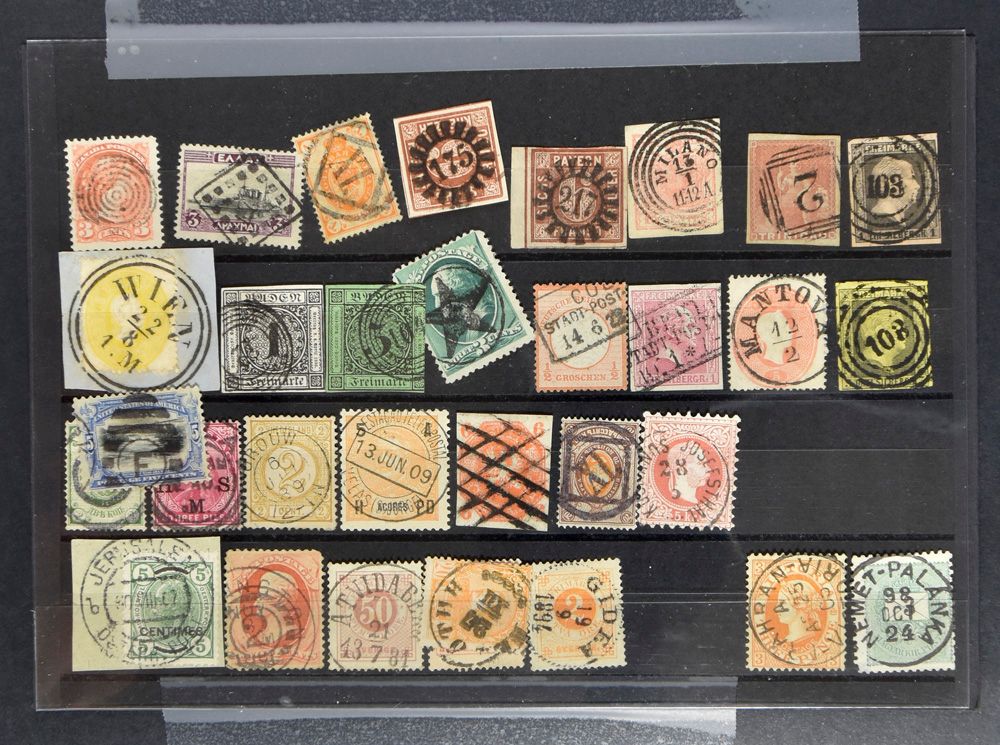 Dickes Einsteckbuch mit interessanter und sehr umfangreicher Sammlung 'Die Entwicklung vh Poststempel' mit verschiedenen Stempeltypen, teils auf besseren Stempeln, 2. Teil nach Datum, klassisch USA usw. usw., ungewöhnlich entire, zm/m/ntz.