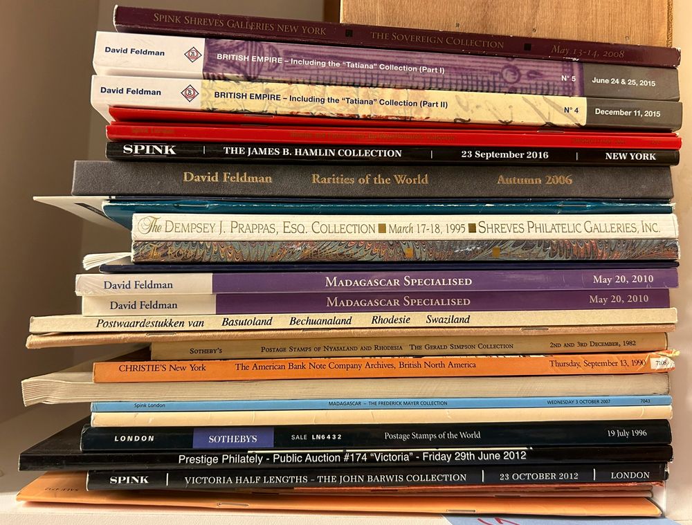 Commonwealth, samenstelling van 32 boeken + lijst met namen van land, zie foto op website 
