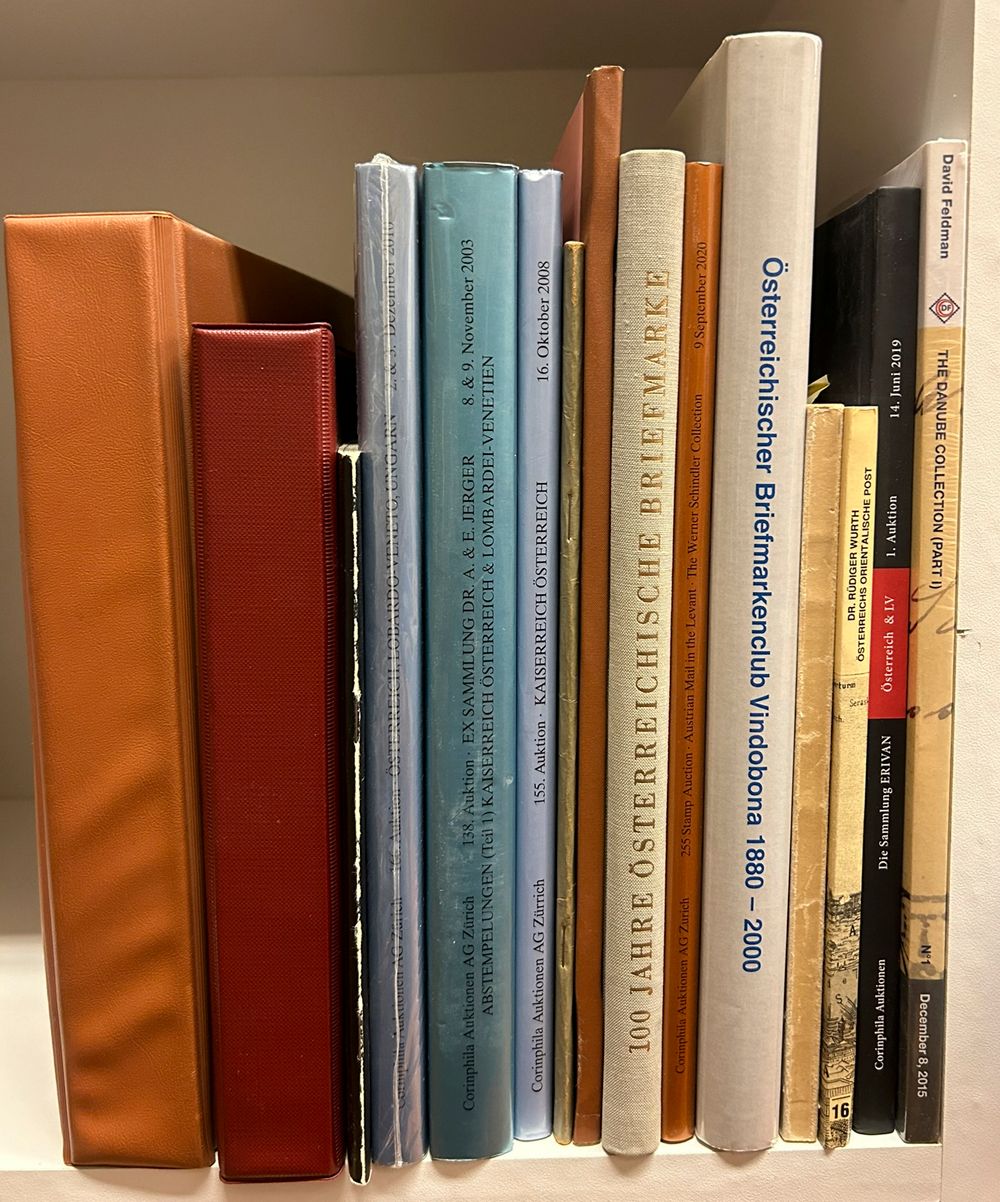 Oostenrijk, samenstelling van 15 boeken, zie foto op website 