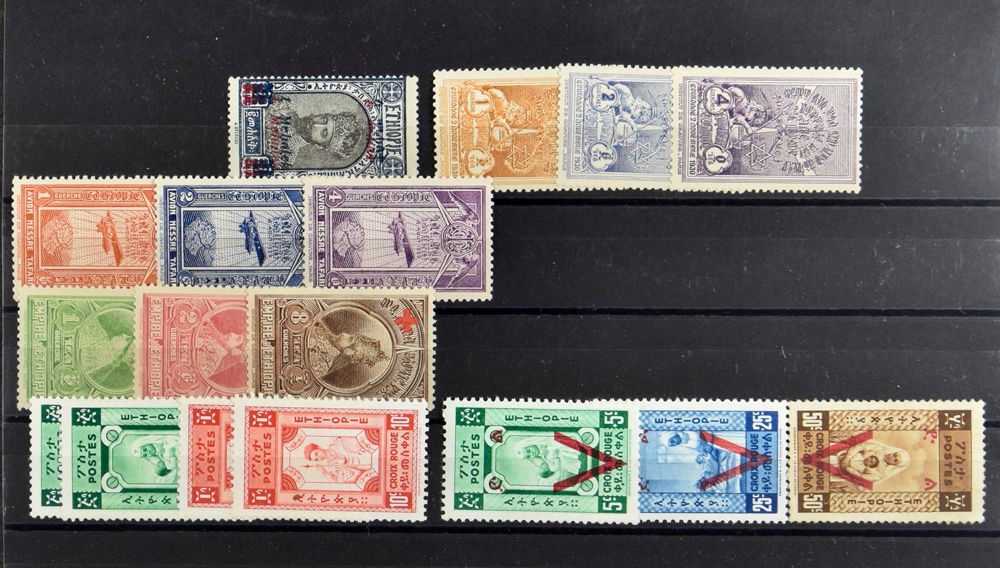 Zusammenstellung vieler Länder auf Hunderten von Steckkarten, darunter viele Sätze, darunter Ägypten, Südamerika, Thema, Österreich usw., einwandfrei/schön/zu kontrollieren