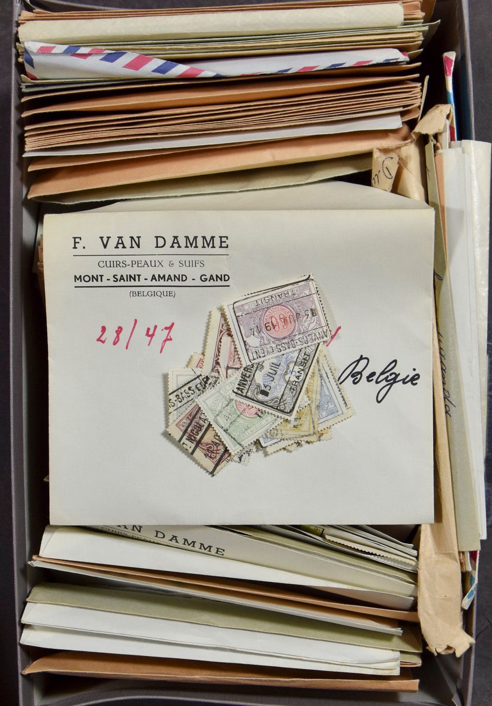 Tausende von Marken verschiedene Länder in Ordner und Belege, darunter Belgien (frama FDC), einwandfrei/schön/zu kontrollieren