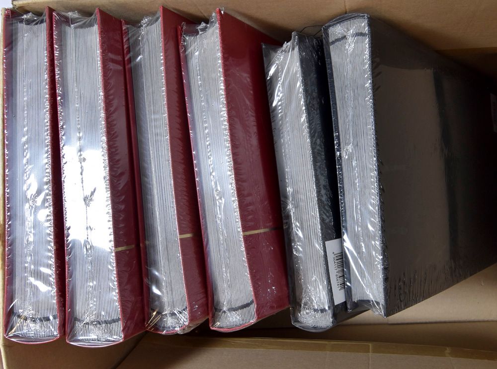 Insteekboeken, zwarte bladzijdes, 32/64 pagina's, 4 rode en 2 zwarte, in nieuwstaat