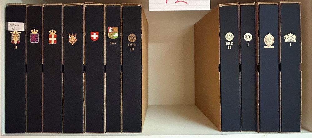 Reste verschiedener europäischer Länder + Südwestafrika in 11 Standard-Davo-Alben, schön/zu kontrollieren