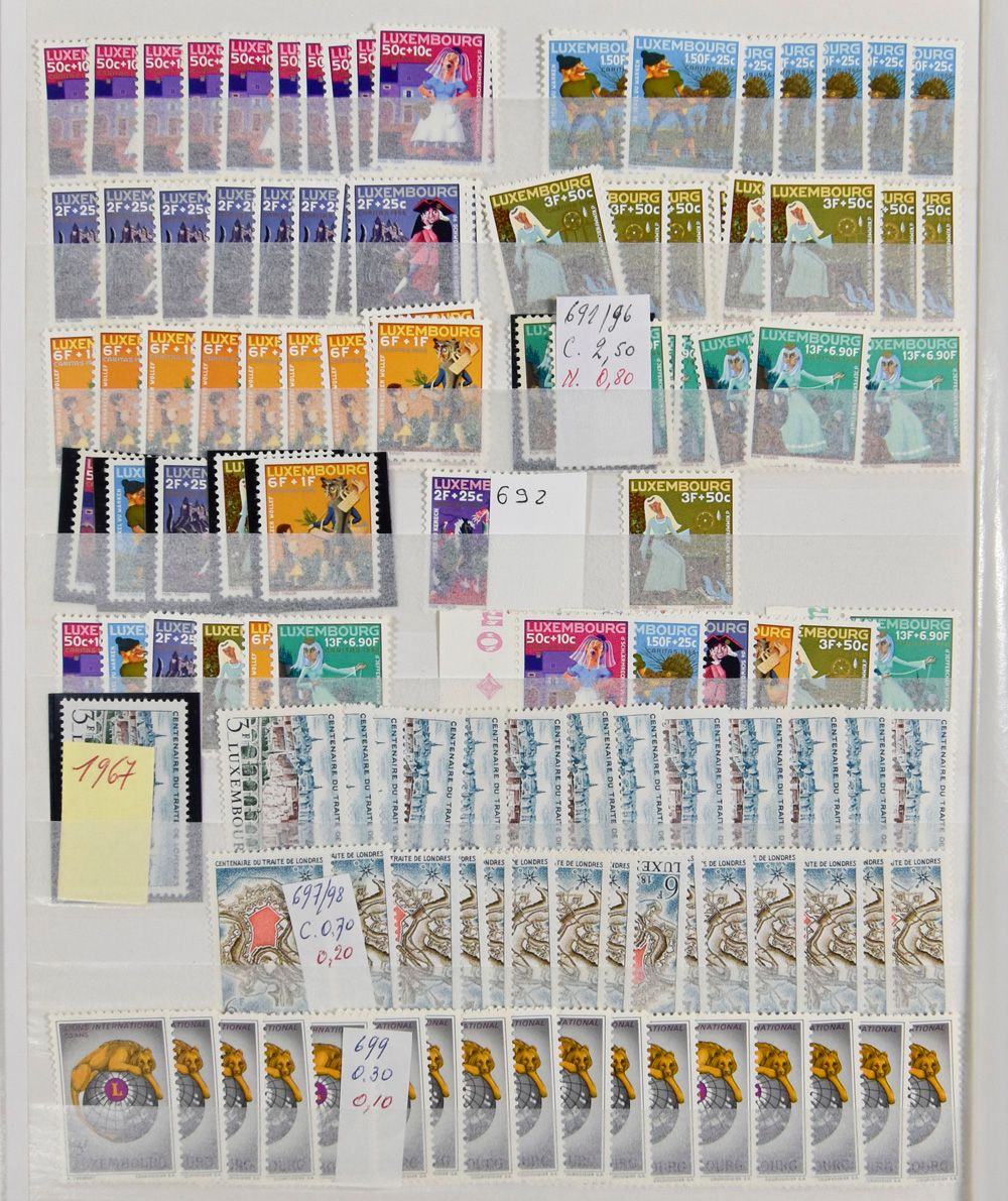 1965/2009, extensive stock in 2 stockbooks, so fairly nominal, vf.