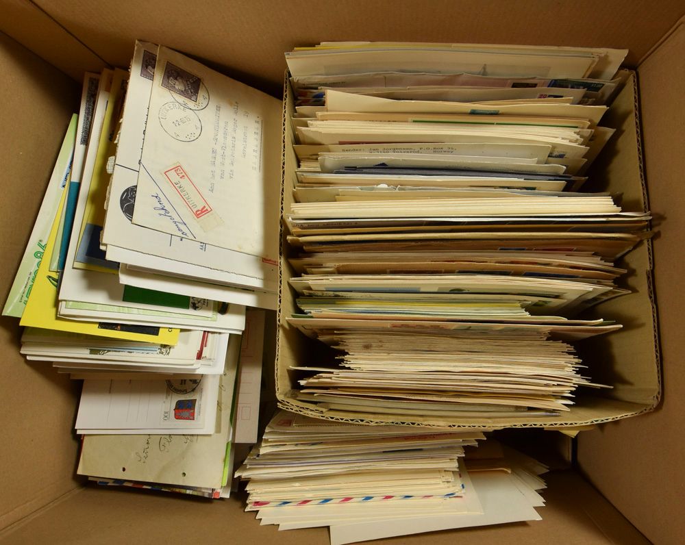 Various countries, accumulation 100s of postal items mostly modern period, vf/f.