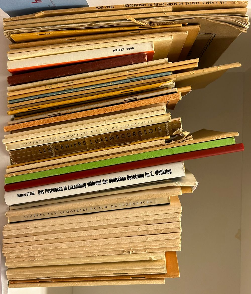 Luxemburg, samenstelling van 61 boeken, zie foto op website 