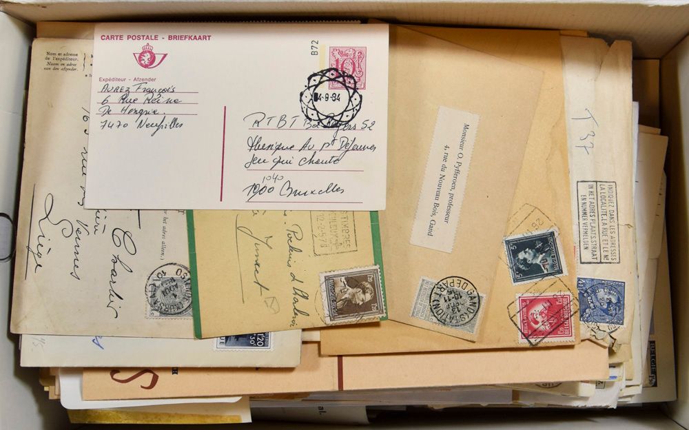 1860/1980 Samenstelling +600 brieven w.o. aangetekend, strafport, enz., zm/m/ntz