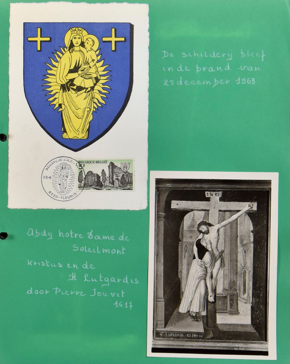 Bidprentjes, wat literatuur, scapulieren, documentatie Sint Lutgardis (in 2 albums), enz.