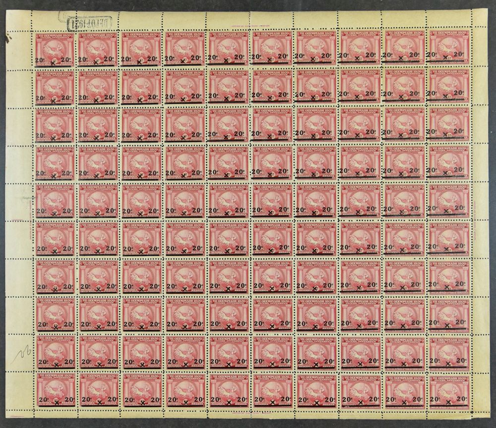 N° 185 '20c op 10c karmijn' (Volledig vel van 100) met randinscripties (in het midden bijna volledig gelost op tanding), zm/m.