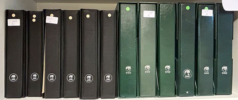 Zeer uitgebreide verzameling in 36 speciale albums, zegels + FDC + 1 lege, zm