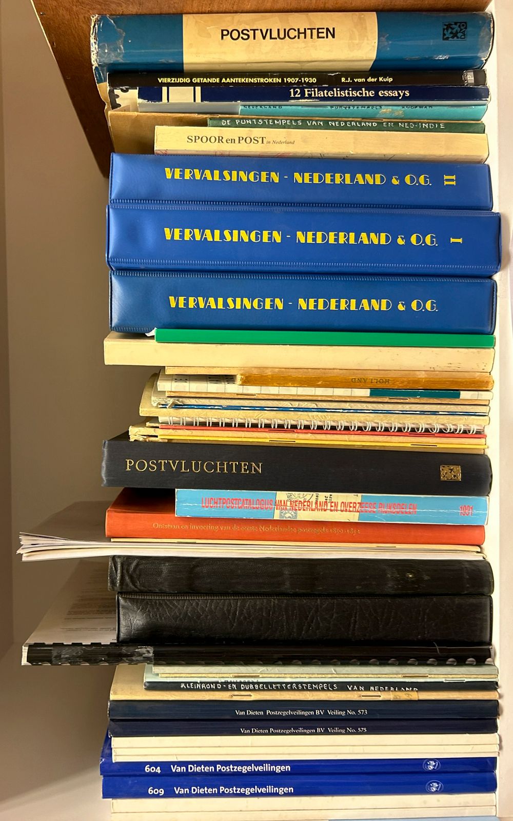 Samenstelling van 54 boeken, zie foto op website 