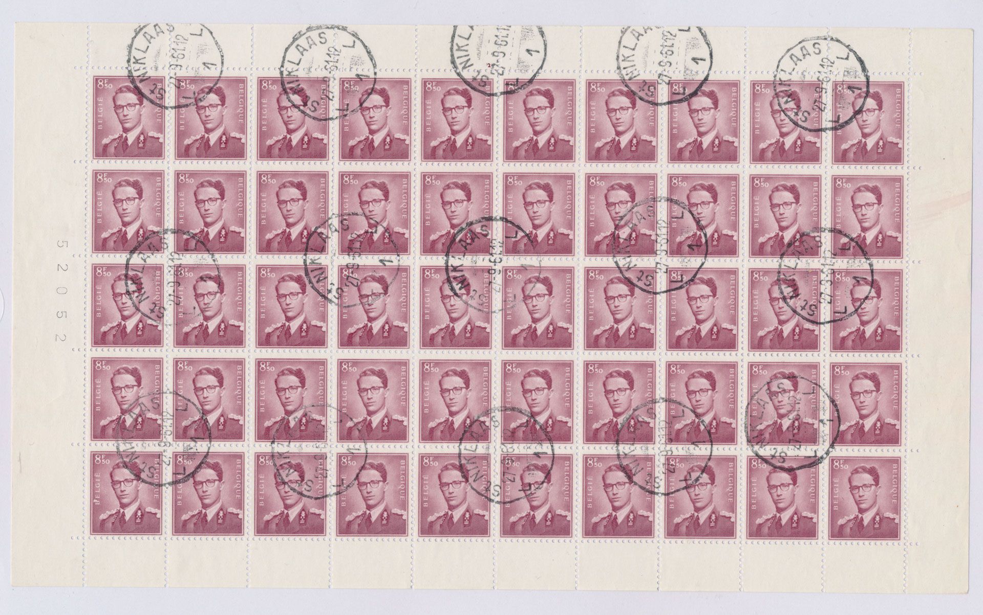 No 1072 '8.50 Fr lila brown' (feuille de 50), dont 2 variétés de Luppi, tb.