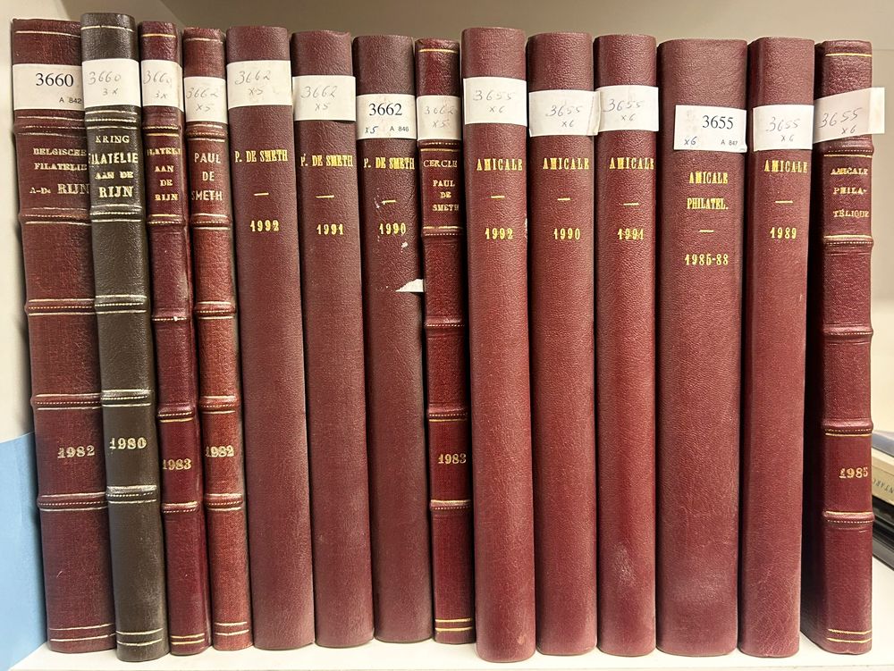 Amicale philatélie, samenstelling van 14 verschillende boeken, zie foto op website