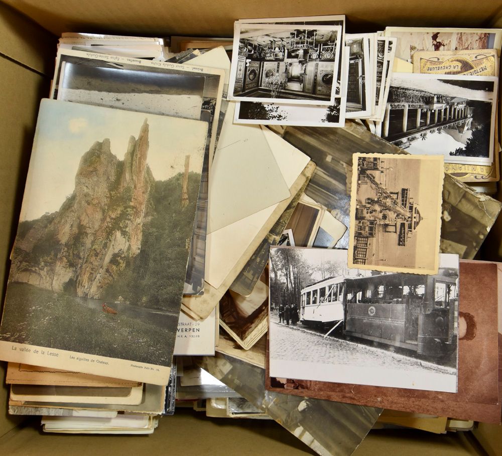 Family and travel photos (box full)