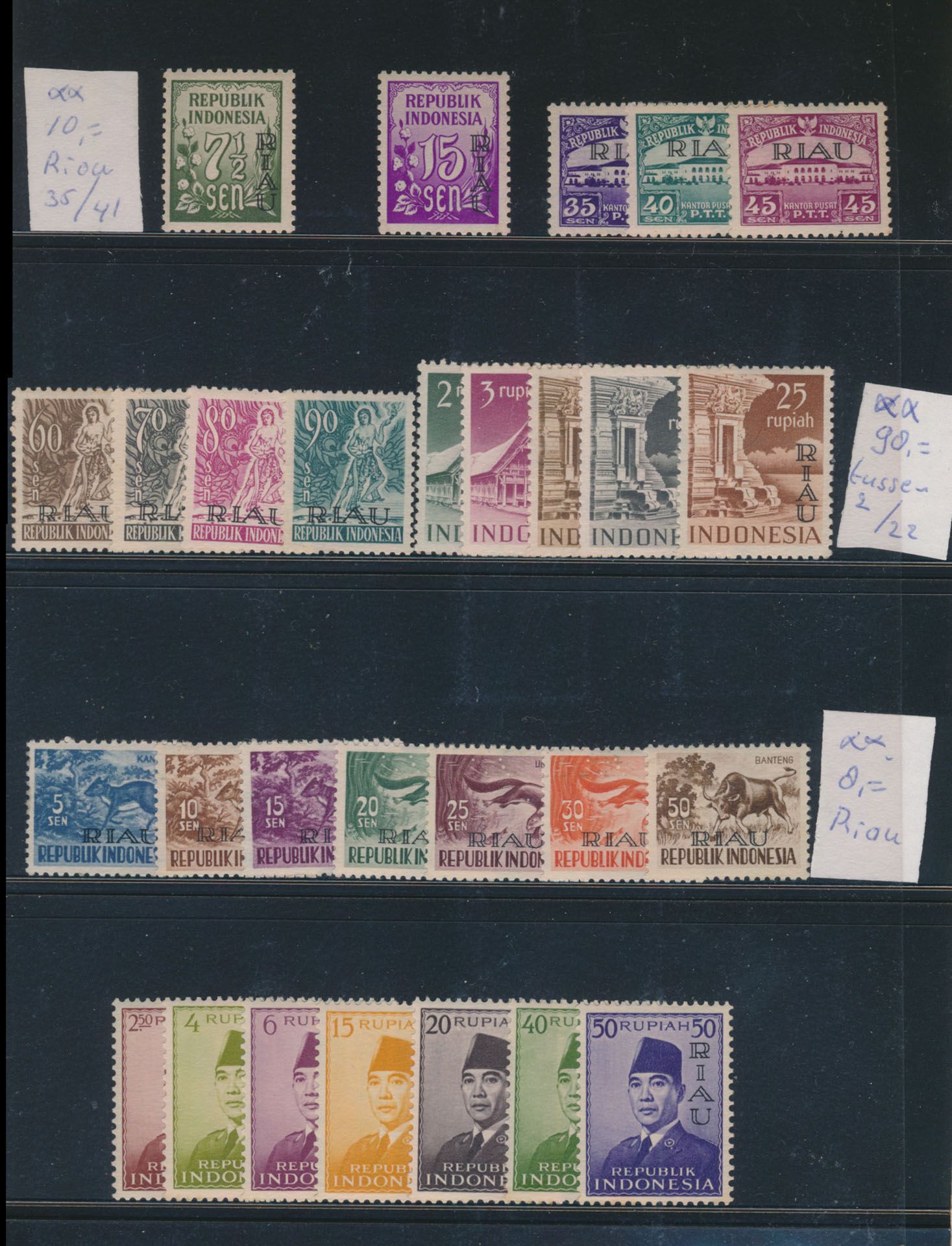 Samenstelling m.o.a. blokken klederdrachten 1974 (3x, cat. waarde € 382,50), Riau en Weense drukken, zm/m.
