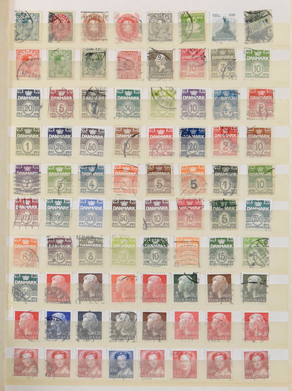 Zusammenstellung verschiedener Länder in 12 Einsteckbüchern, darunter Rumänien, Griechenland, Polen, Deutschland, Vögel, Spanien, Ungarn, Skandinavien, Bulgarien usw., einwandfrei/schön/zu kontrollieren