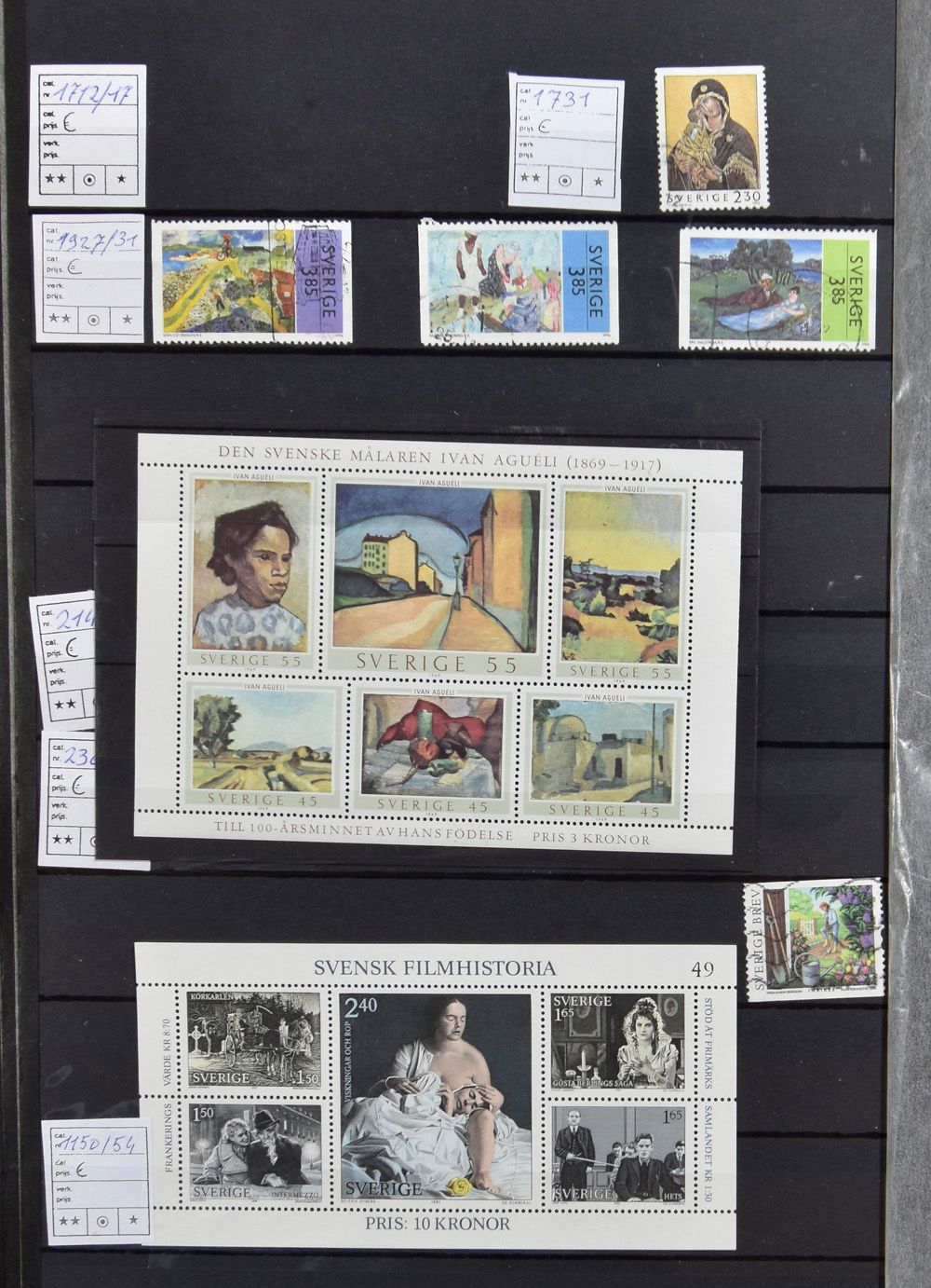 Verschiedene Themen in Einsteckbüchern, darunter Kunst, Sport, einwandfrei/schön/zu kontrollieren