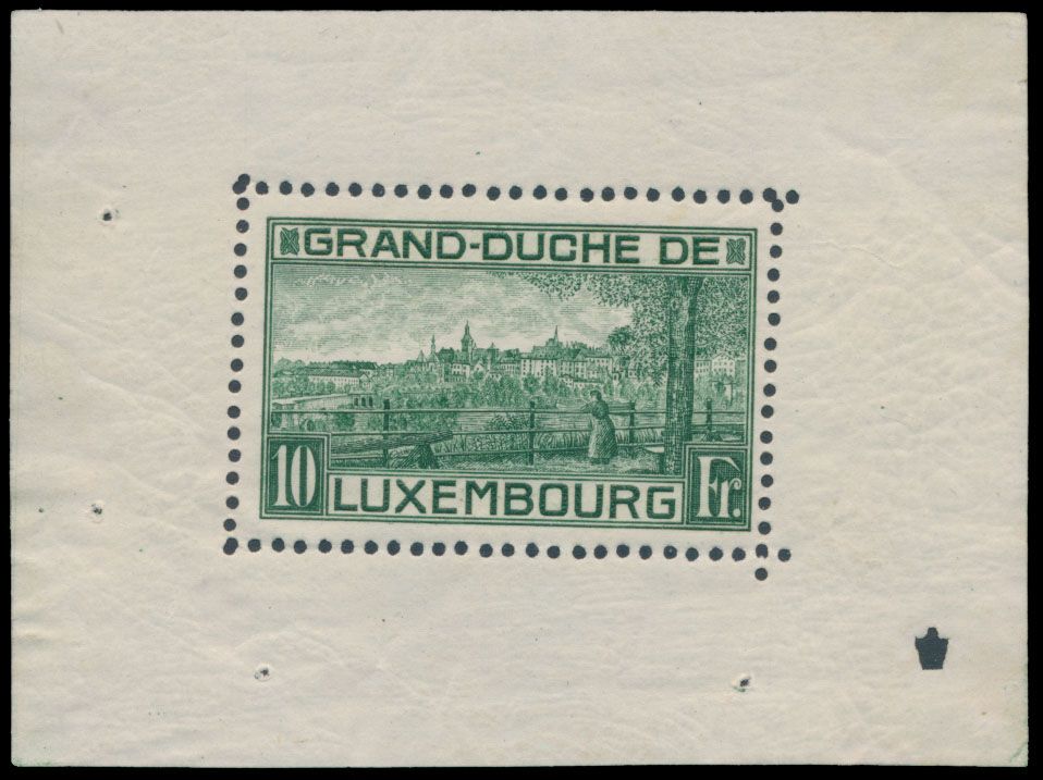 BF 1A '1923, 10F donkergroen' met de gebruikelijke gomproblemen verder zeer mooi (Yv € 1.500)