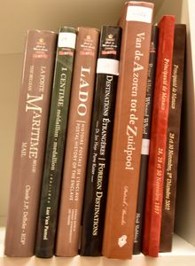 Samenstelling van 8 boeken, w.o. maritieme post, Lado, tentoonstelling Monaco, zie foto website