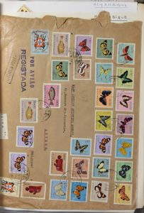 Collection mondiale dans 2 classeurs avec notamment Penny black (court), également des lettres et des FDC, tb/b/à voir