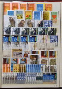 Moderne periode, samenstelling duizenden zegels diverse uitgiften in 9 insteekboeken, zm/m
