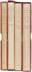 The Postage Stamps of Great Britain; J. B. Seymour; The Royal Philatelic Society, London; 1950 - 1962; gedrukt; ingebonden; Engels; 248 + 220 + 179 + 248 pag.; harde kaft; als nieuw; de uitzonderlijke samenstelling van de luxe, in half perkament gebonden vierdelige editie van J.B. Seymour's magnum opus, gepubliceerd door de Royal Philatelic Society als volgt: Deel 1 (1950) genummerd 15/100, Deel 2 Revised Edition (1962) genummerd 39/60, Deel 3 (1954) genummerd 40/100 en Deel 4 (1957) genummerd 18/75, elk met slipcase en allemaal in perfecte staat, een top lot voor de zeer serieuze filatelistische bibliofiel, uiterst zeldzaam
