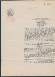 Album gerelateerd aan de Jean de Sperati zaak (zie beschrijving); Jean de Sperati; 1940s; gedrukt; ingebonden; +/-50 pag.; harde kaft; zeer mooi; een uitgebreid dossier over de zaak van Jean de Sperati, die geen verdere introductie behoeft, inclusief enkele werkelijk uitzonderlijke items waaronder het originele expertiserapport van december 1943 in opdracht van het Hof van Beroep in Chambéry en ondertekend door Edmond Locard, waarin duidelijk wordt gesteld (en beargumenteerd) dat de postzegels geproduceerd door Sperati echt zijn, Er zijn ook verschillende handgeschreven en ondertekende brieven van Sperati zelf, concepten van enkele van zijn belangrijkste artikelen uit de periode van het proces, de eerste concepten voor de artikelen ter promotie van zijn boek 