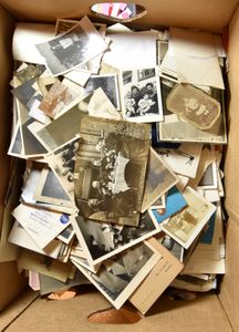 Familie- en reisfoto's in bananenkarton (Duizenden stuks)