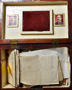 VARIA: Brieven, enkele documenten, zichtkaarten, in oude (vuile) naaidoos