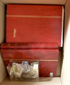 Composition de divers pays dans des livres et des boîtes, dans 2 grandes boîtes, tb/b/à voir