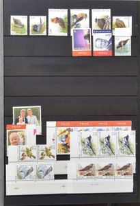 Composition dans 6 classeurs, 1 album, 2 boîtes et 2 carnets vides Buzin, dont Belgique SP gest., quelques nominaux, Russie, thème espace, sport, tb/b