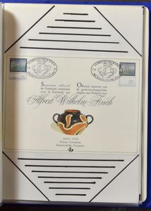 1941/2012 Samenstelling diverse uitgiften in 4 albums, 1 insteekboek, 2 mappen en postfolders gest., waarbij nominaal, SP, SP vignetten, FDC, HK, Buzin, boekjes, enz., zm/m