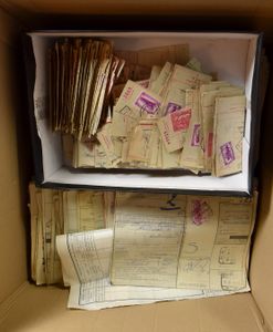 1935/1951 Zegels op fragment en 3 vrachtbrieven overwegend poststempels 1950/1951, zm/m/ntz