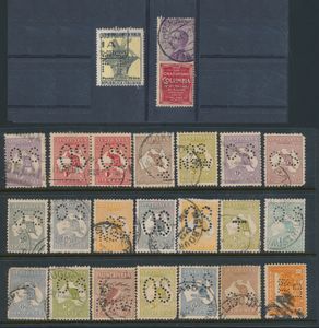 Perfins, grande quantité de pays divers, séparés et sur lettre, dont 4 carnets, ainsi que de la littérature, tb/b/à voir
