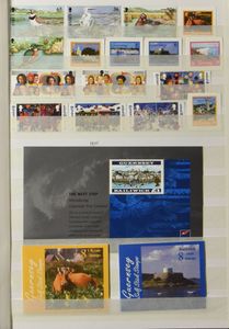 Guernsey 1969/2001 en ook Alderney, verzameling in 3 boeken incl. boekjes en blokken, zm