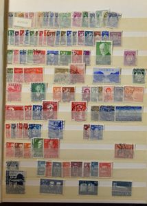 Composition de divers pays et périodes sur des feuilles, dans des classeurs, boîte, intéressant à vérifier, tb/b/à voir