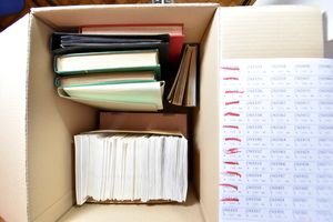 Collection **/*/0, dont Belgique, Canada, Italie, Espagne, etc., ainsi que des centaines de lettres premier jour et des centaines de correspondances postées, tb/b/à voir