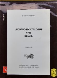 Samenstelling van 8 boeken, waarbij veel België;