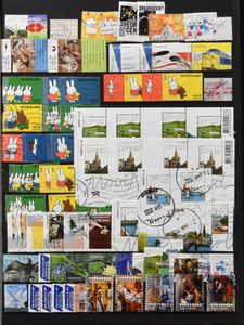 1945/2000 Verzameling in 4 Davo albums en voorraad in 5 insteekboeken met veel modern w.o. frankeergeldig zonder gom, zm/m/ntz